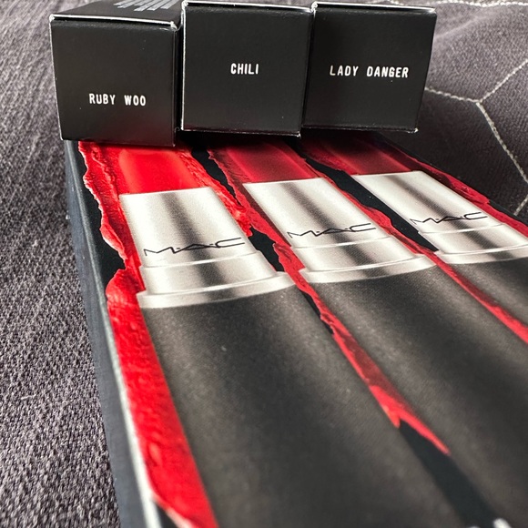 MAC Lipstick set X 3 Reds 💄 - Picture 6 of 7